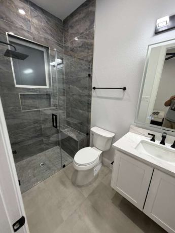 bathroom-remodeling-in-sachse-by-oak-custom-remodeling-big-4